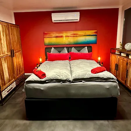 Hafen Oase - 2 Hausboote, 2 Whirlpool, 1 Sauna, Wellness * Leverkusen