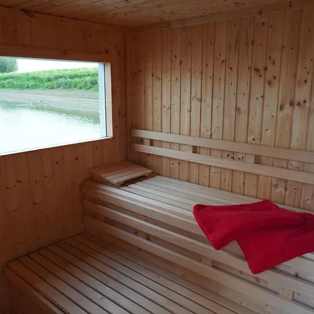 Botel Hafen Oase - 2 Hausboote, 2 Whirlpool, 1 Sauna, Wellness *