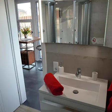 Hafen Oase - 2 Hausboote, 2 Whirlpool, 1 Sauna, Wellness Botel Leverkusen
