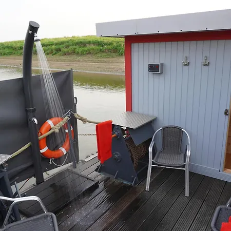 Hafen Oase - 2 Hausboote, 2 Whirlpool, 1 Sauna, Wellness 船上ホテル *