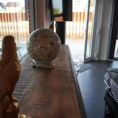 Hafen Oase - 2 Hausboote, 2 Whirlpool, 1 Sauna, Wellness Bådhotel *