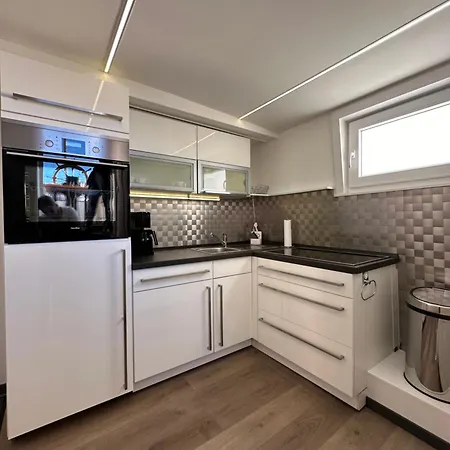 Hafen Oase - 2 Hausboote, 2 Whirlpool, 1 Sauna, Wellness Botel *