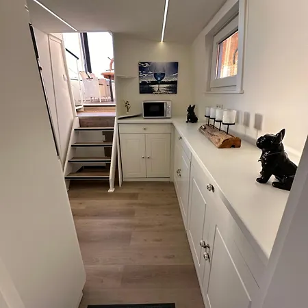Botel Hafen Oase - 2 Hausboote, 2 Whirlpool, 1 Sauna, Wellness Leverkusen