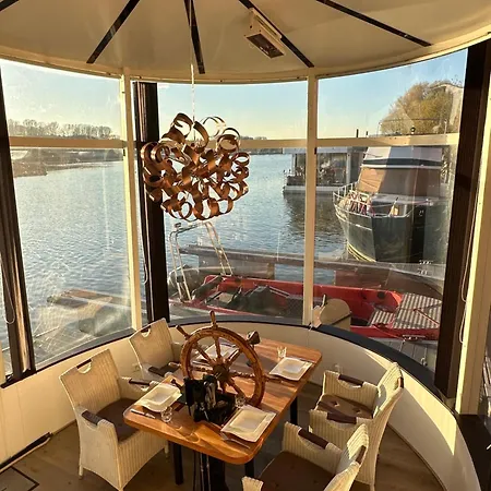 Hafen Oase - 2 Hausboote, 2 Whirlpool, 1 Sauna, Wellness *