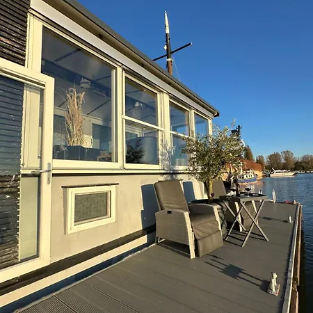 Hafen Oase - 2 Hausboote, 2 Whirlpool, 1 Sauna, Wellness * レバークーゼン