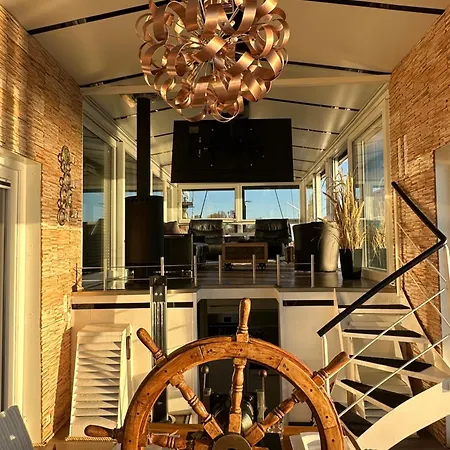 Hafen Oase - 2 Hausboote, 2 Whirlpool, 1 Sauna, Wellness *