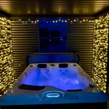 Botel Hafen Oase - 2 Hausboote, 2 Whirlpool, 1 Sauna, Wellness *