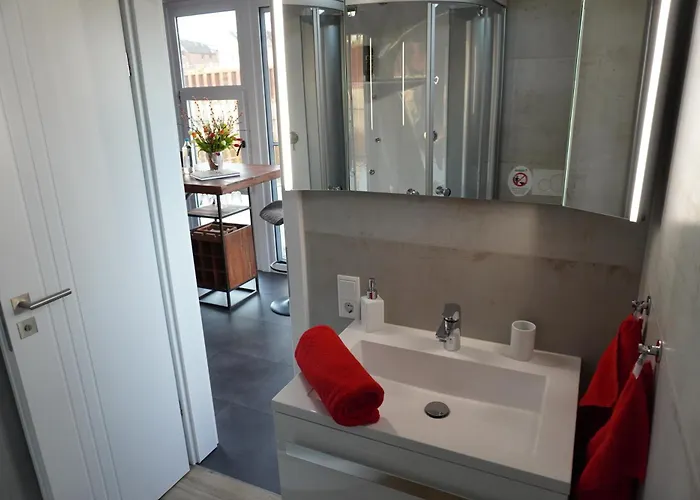 Hafen Oase - 2 Hausboote, 2 Whirlpool, 1 Sauna, Wellness 船上ホテル レバークーゼン