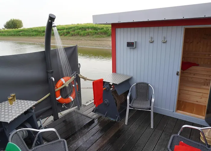 Hafen Oase - 2 Hausboote, 2 Whirlpool, 1 Sauna, Wellness 船上ホテル *