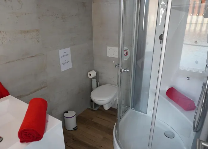 Hafen Oase - 2 Hausboote, 2 Whirlpool, 1 Sauna, Wellness 船上ホテル