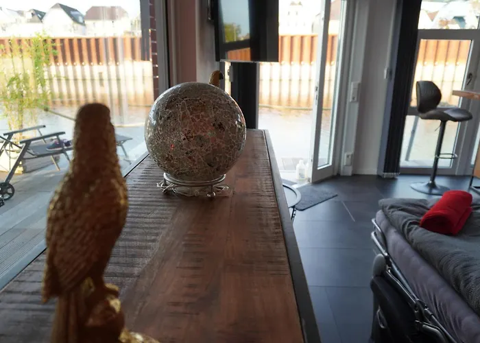 Hafen Oase - 2 Hausboote, 2 Whirlpool, 1 Sauna, Wellness Ботель *