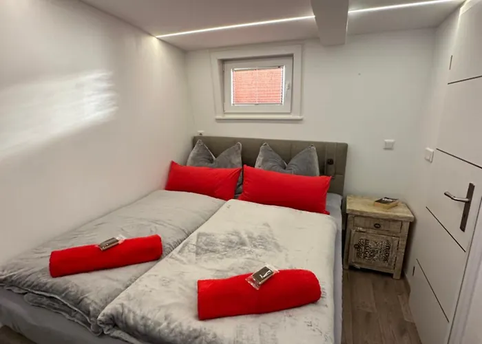 船上ホテル Hafen Oase - 2 Hausboote, 2 Whirlpool, 1 Sauna, Wellness *