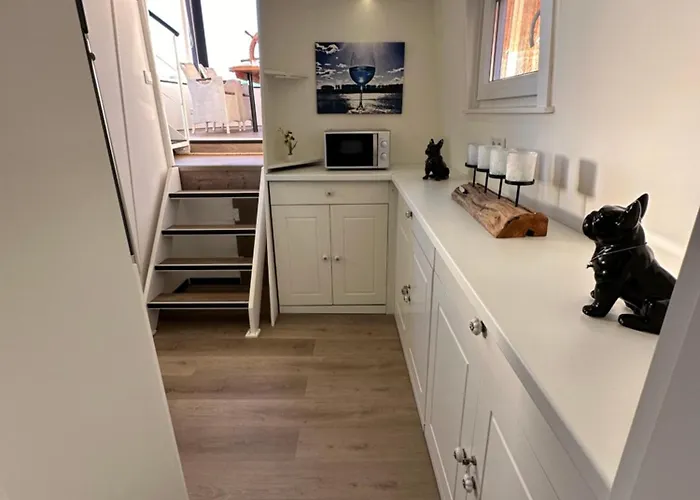 Ботель Hafen Oase - 2 Hausboote, 2 Whirlpool, 1 Sauna, Wellness Леверкузен