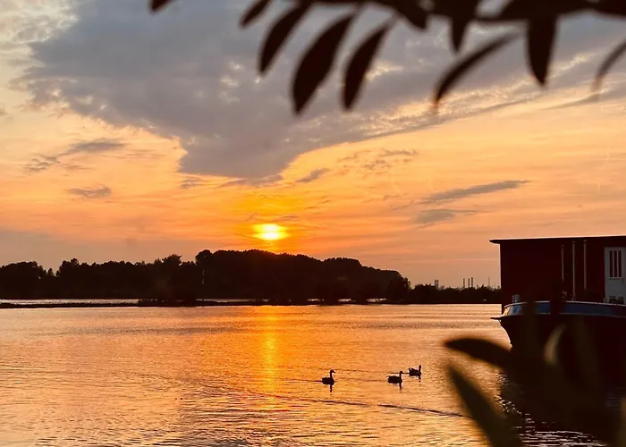 Hafen Oase - 2 Hausboote, 2 Whirlpool, 1 Sauna, Wellness Леверкузен