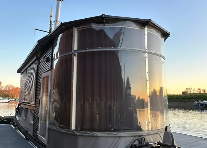 Hafen Oase - 2 Hausboote, 2 Whirlpool, 1 Sauna, Wellness 船上ホテル