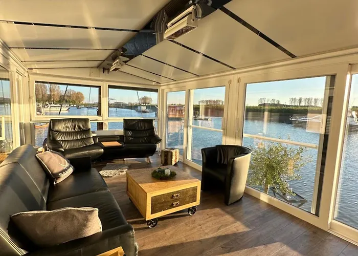 Hafen Oase - 2 Hausboote, 2 Whirlpool, 1 Sauna, Wellness 船上ホテル *