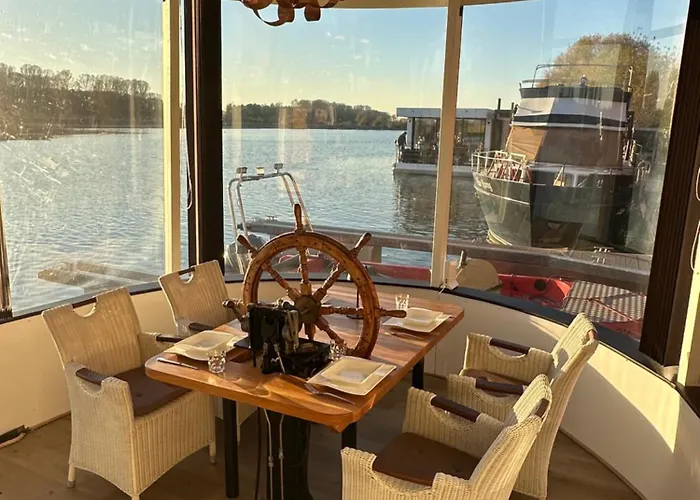 Hafen Oase - 2 Hausboote, 2 Whirlpool, 1 Sauna, Wellness Ботель Леверкузен