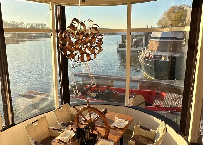 Hafen Oase - 2 Hausboote, 2 Whirlpool, 1 Sauna, Wellness *